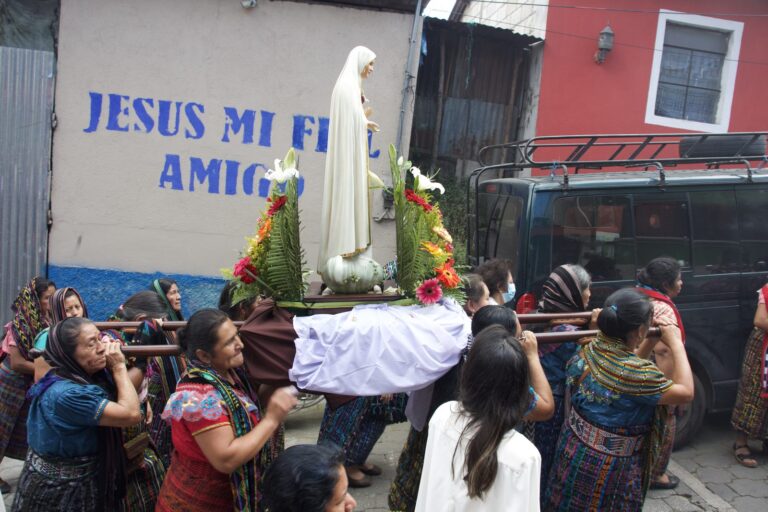 Las peregrinaciones con la Virgen llevan fe y esperanza a cada rincón del país.